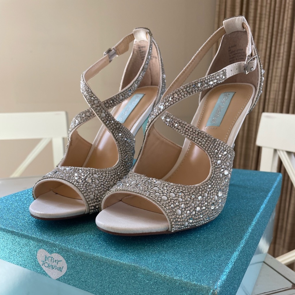 Blue by Betsey Johnson Sage Rhinestone Jeweled Satin Peep Toe Dress Sandals 9